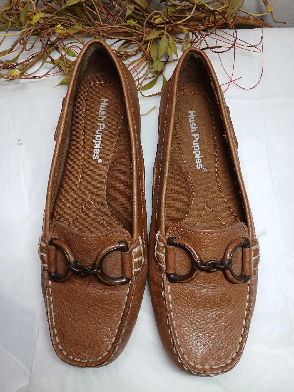 Hush Puppies Women's Brown Leather Bit-Accent Loafers *Scuffing Under Front*